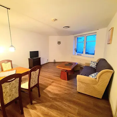 Seyfarthrooms - Monteurwohnung 8 - Zentrale Lage, Gute Anbindung, Voll Ausgestattet Apartment
