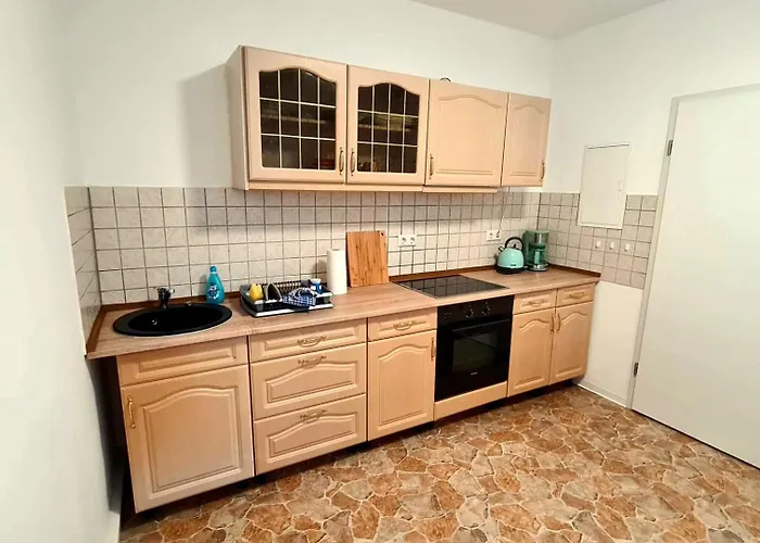 Seyfarthrooms - Monteurwohnung 8 - Zentrale Lage, Gute Anbindung, Voll Ausgestattet * Crimmitschau