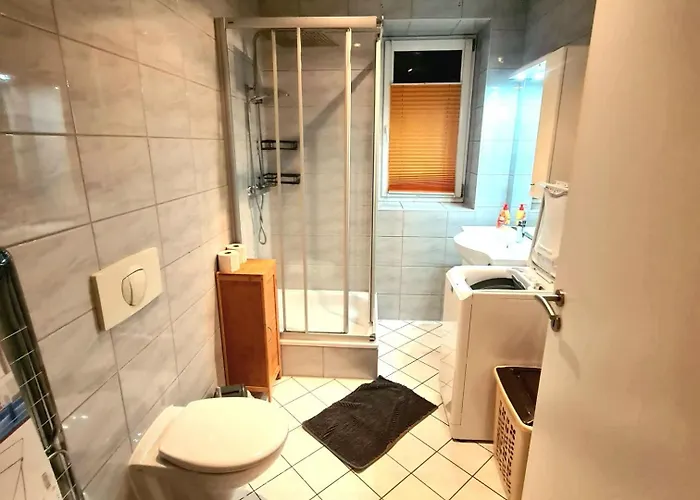 Seyfarthrooms - Monteurwohnung 8 - Zentrale Lage, Gute Anbindung, Voll Ausgestattet